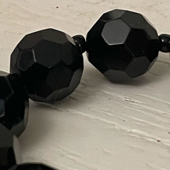 7.5” Sarda heavy stackable chunky black onyx honeycomb bead stretch bracelet - Picture 9 of 11
